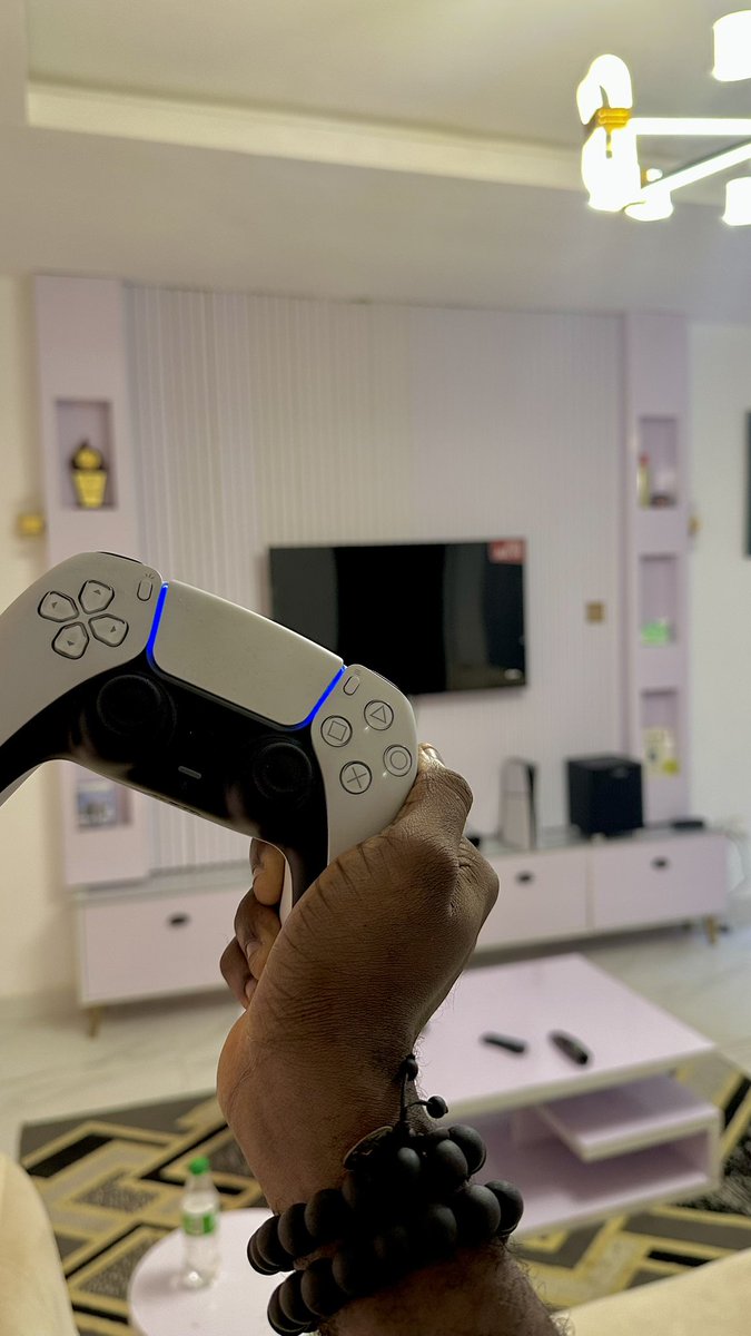 𝐌𝐢𝐜𝐡𝐚𝐞𝐥 𝐍𝐳𝐞𝐫𝐢𝐛𝐞 tweet media