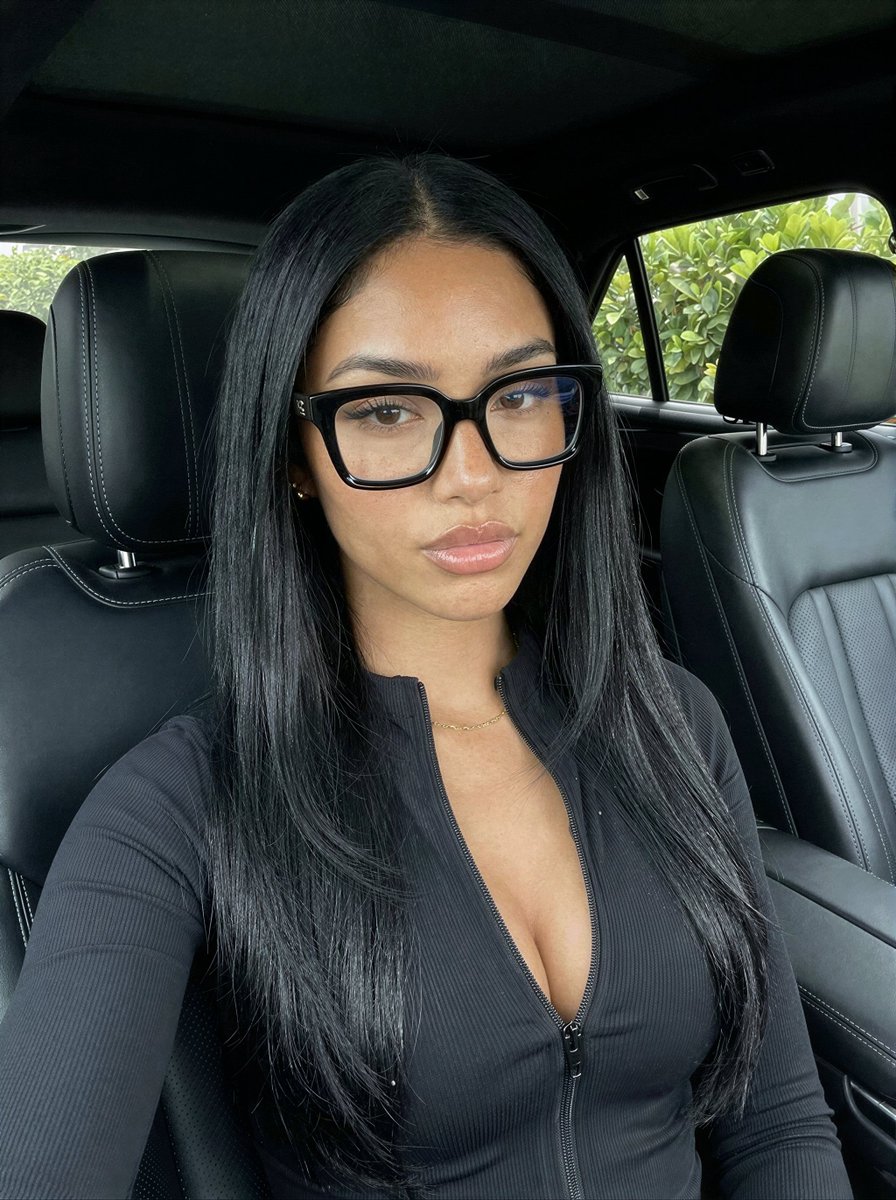 zareyaofficial's tweet photo. looking smart… but you already know there’s more behind it 👓😌
repost if you’d risk it &amp; comment “glasses” https://t.co/sfBaEN8z8D