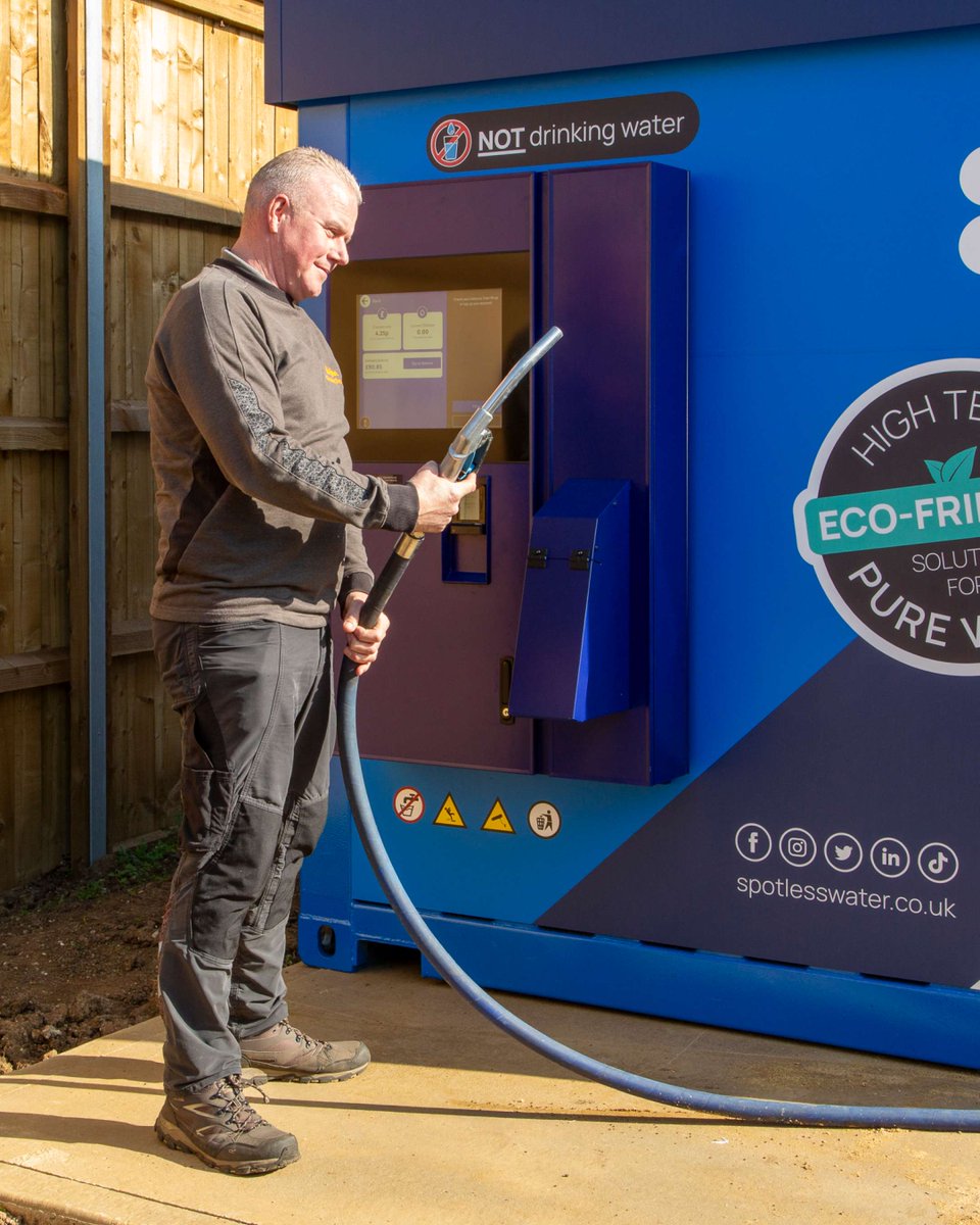 WaterSpotless's tweet photo. A big shout out to Window Wizards Window Cleaning and Alpine Cleaning Services for helping us with our photo shoot at our Rushden filling station!📸    

Also, a huge thank you to Maximus Photographic for the excellent photography.👏🏼

#photoshoot #Rushden #SpotlessWater https://t.co/EM7ArUgajU