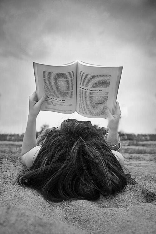 "Leer buena literatura es una experiencia de placer... pero también es una experiencia de aprender qué y cómo somos, en nuestra integridad humana y nuestra imperfección humana, con nuestras acciones, nuestros sueños y nuestros fantasmas, solos y en relaciones que nos unen a los