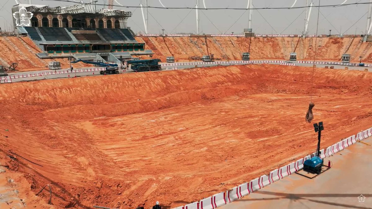 stadiumscorner's tweet image. حال الملعب قبل 11 شهر مقارنة مع مستوى تقدم البناء اليوم عمل عظيم عظيم ماتقوم به شركة بن لادن تحت إشراف وزارة الرياضة 👏👏👏

عودة ليالي القمم الكبرى في في هذا الملعب أكثر ماينتظره الشارع الرياضي 🤩🤩