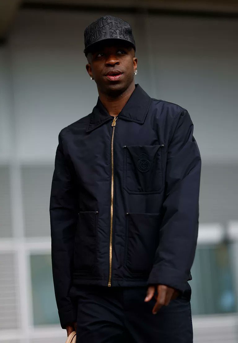 ᴍᴀɴᴜ. tweet media