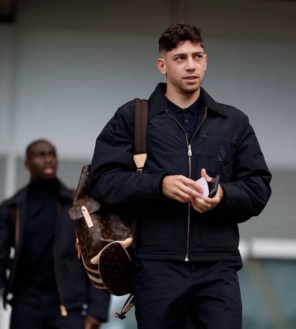 ᴍᴀɴᴜ. tweet media