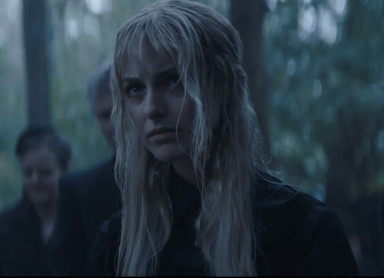 kimichkis's tweet photo. merrilee not taking care of her hair since the reaping, the eyebags.. it's over. https://t.co/4GTTeStdWw