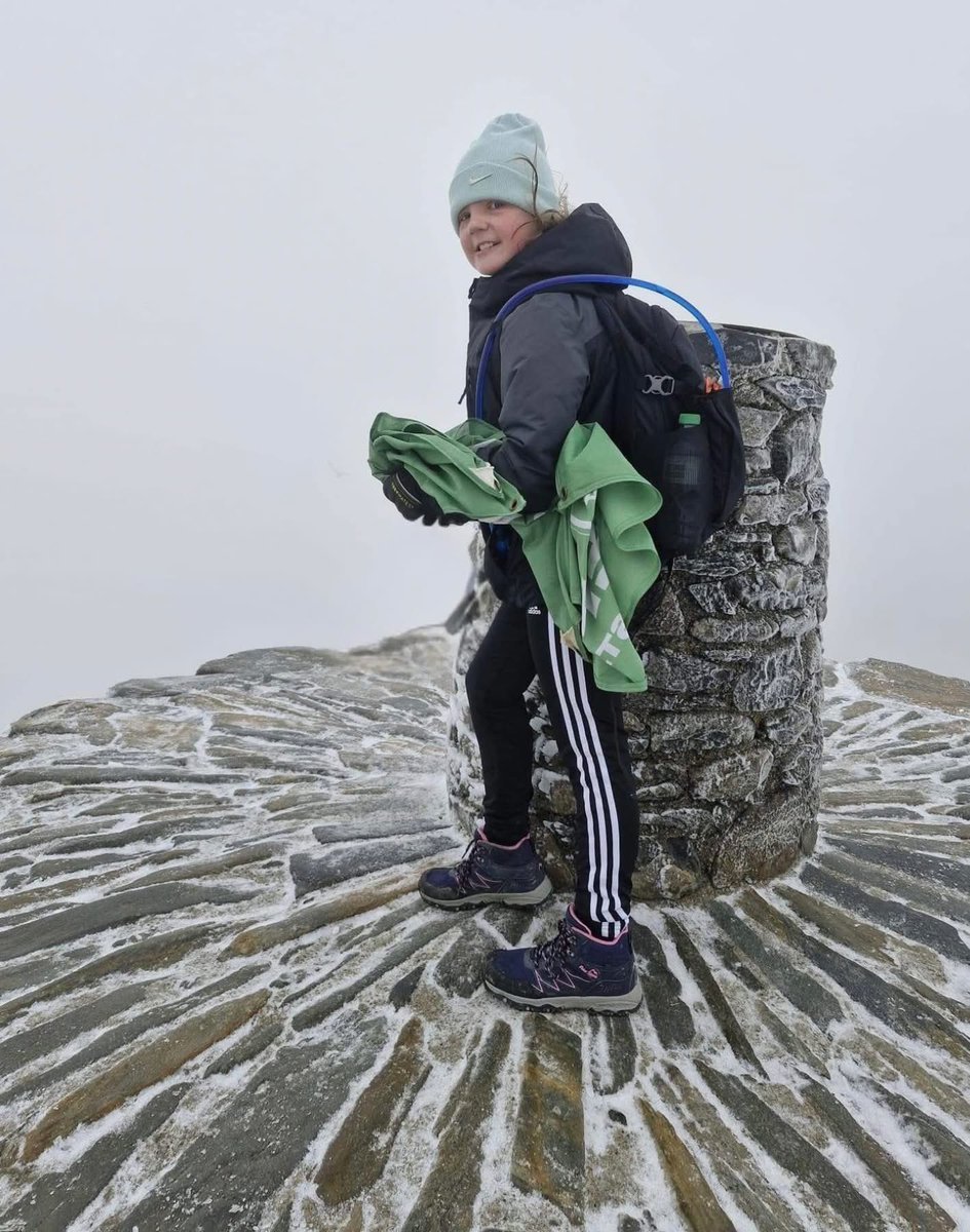 Teamgrassroots_'s tweet image. Wow what an inspiring young lady to do this for her football team! ❤️👏💪⚽️🥹
#Shoutout and massive well done to Hollie from the U11 Girls team from Sleaford Town Football Club for conquering Mount Snowdon on Easter Sunday – what an incredible achievement!

Hollie has been