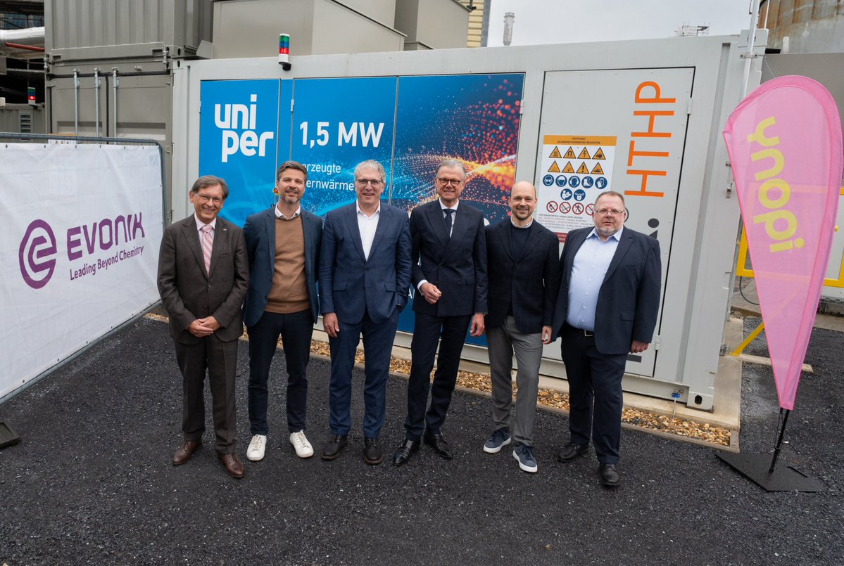 europawire's tweet image. Uniper and Evonik Commission Advanced Heat Pump Project to Transform Industrial Waste Heat into Sustainable District Heating news.europawire.eu/uniper-evonik-… #Uniper #Evonik #HeatPump #IndustrialWasteHeat #SustainableDistrictHeating #Iqony @uniper_energy  @Evonik