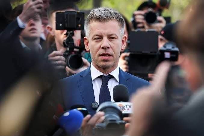 Sabrina F. tweet media