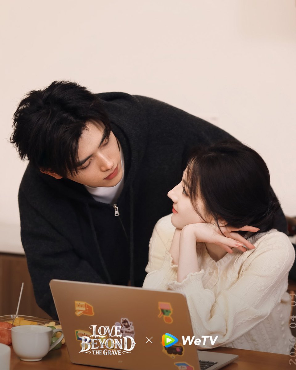 WeTVOfficial's tweet image. Little Fox Duan, may you turn every danger into safety and live a long, blessed life.

🏮#LoveBeyondTheGrave is streaming now on WeTV.

✨Starring #Dilraba #ChenFeiyu 

🔗👉🏻 u.wetv.vip/LoveBeyondtheG…

#白日提灯 #迪丽热巴 #Dilireba #陈飞宇 #WeTV #WeTVAlwaysMore