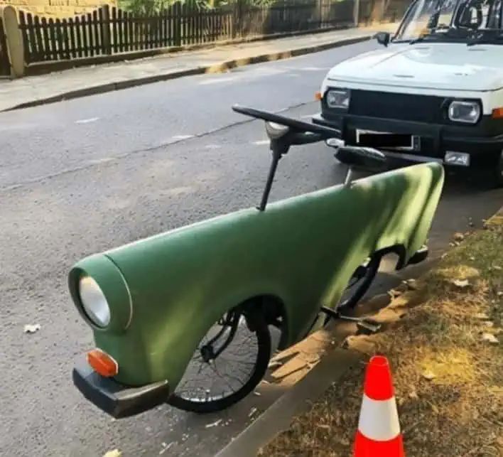 Buscas ofertas de coches y son "Cacharrito en perfecto estado 780.000km, tan sólo 5000pavinis" y te enseñan esto