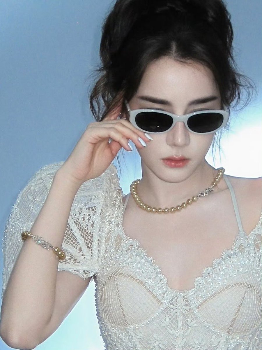 dilraba_fanclub's tweet photo. Love this vibe captured by XiXi Di’s CCD camera 📸

crWeibo：嘉行迪丽热巴工作室

#迪丽热巴 #dilraba #dilrabadilmurat #dilireba #迪麗熱巴 #ディリラバ #디리러바 #ตี๋ลี่เร่อปา https://t.co/0raBxO0Elg