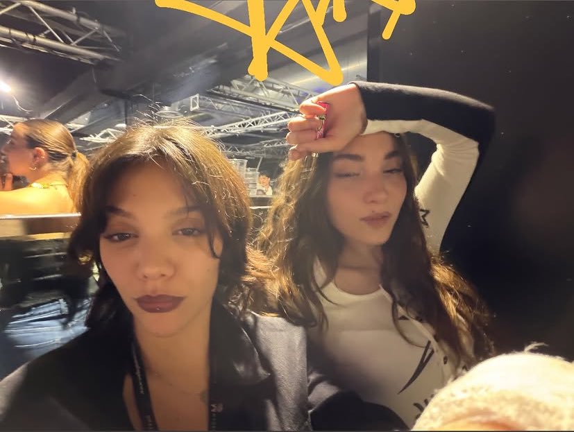 sara🦕 tweet media