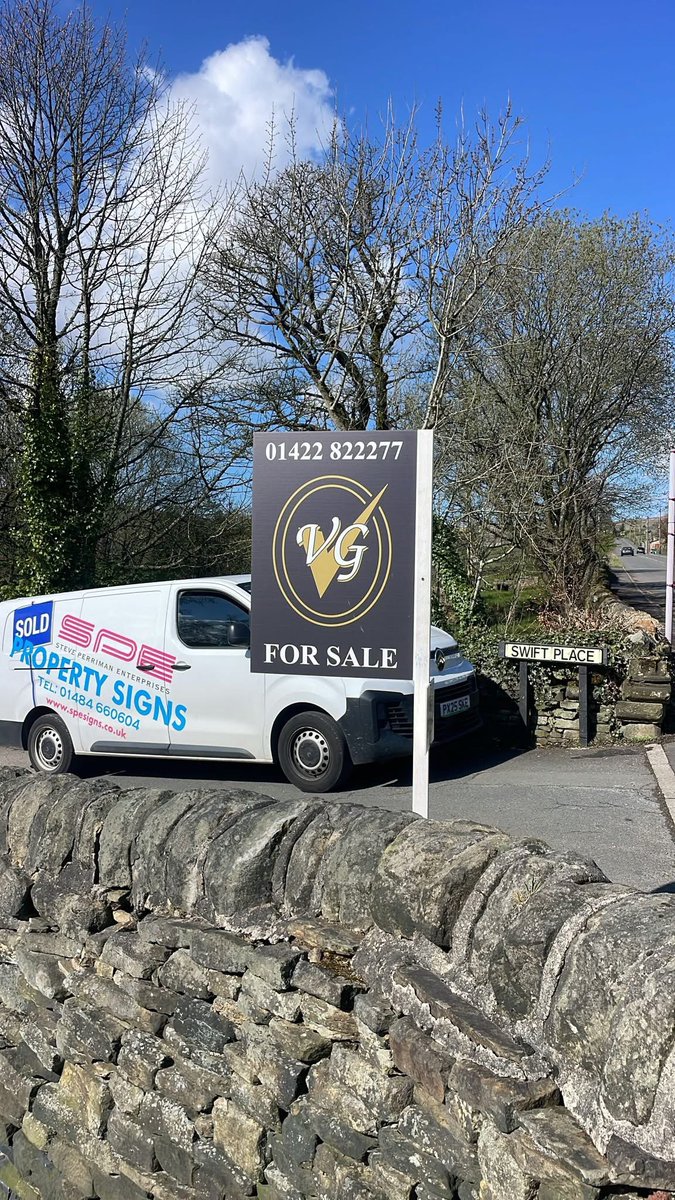 spe_signs's tweet image. We’re loving the new @VGEstates boards #newboads #rebranding #signmaker #signexperts