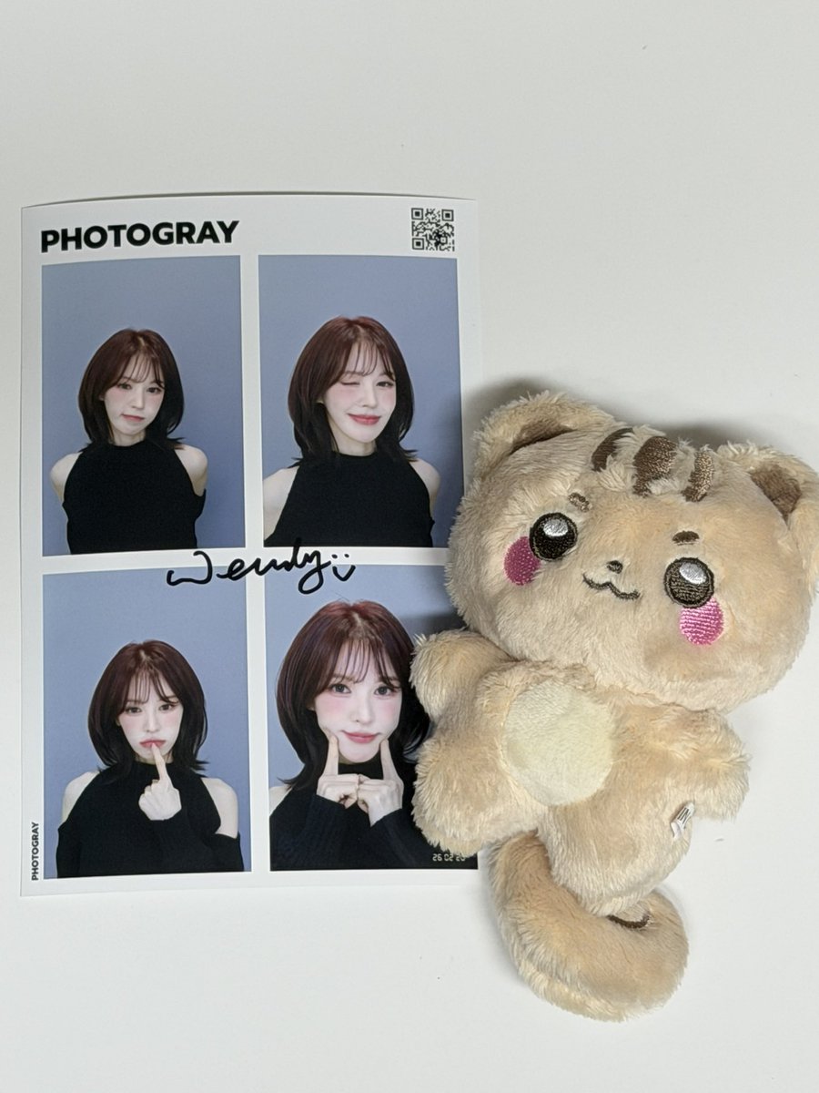 wanirang221's tweet image. 웬디 싸인네컷 🩵💙🩵💙

#포토그레이 #WENDY