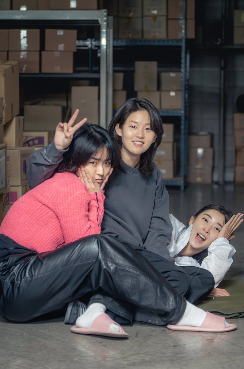 스튜디오 디에이치엘 tweet media