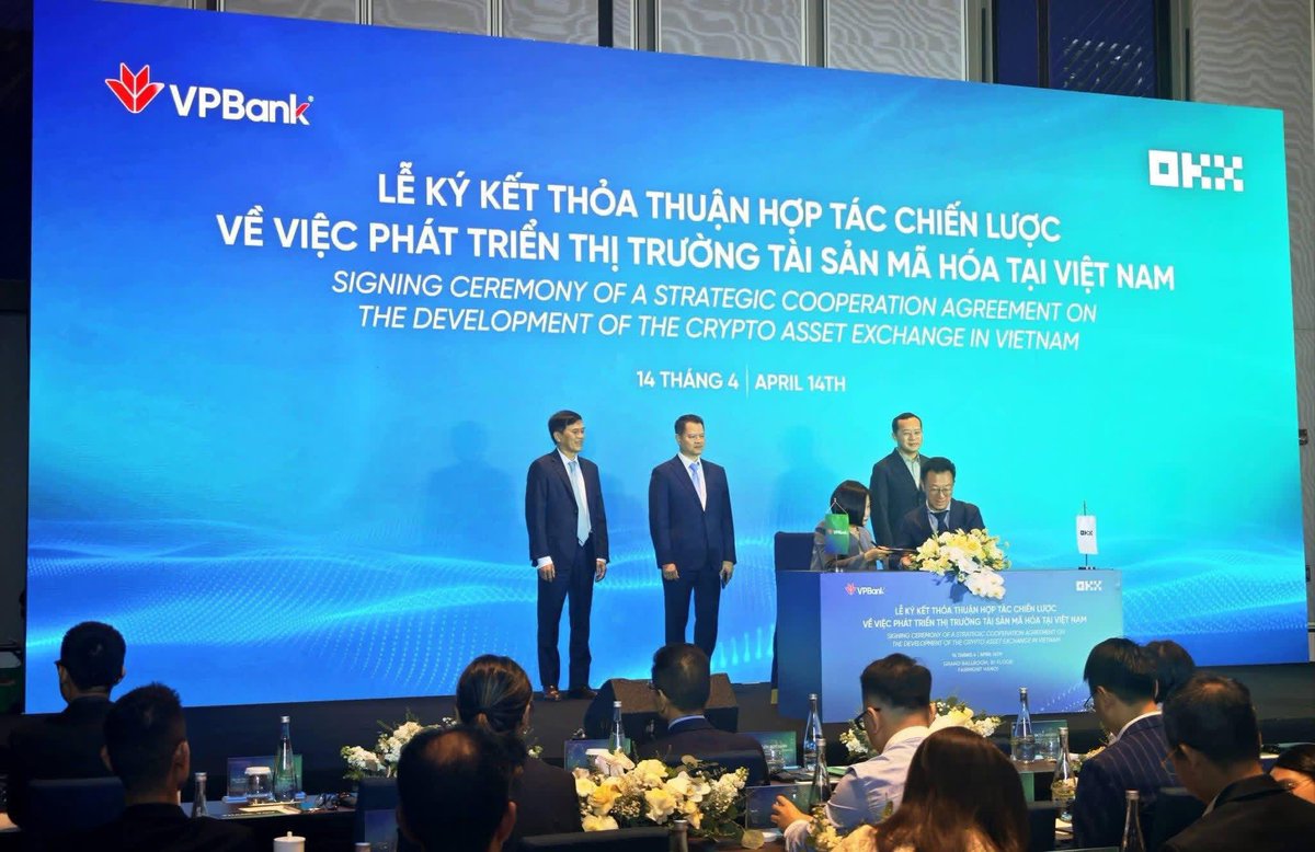 mrtrinhcrypto's tweet photo. OKX hợp tác với CAEX của VPBANK
#crypto #bitcoin #btc #okx #caex #vpbank https://t.co/99vE7gCwol