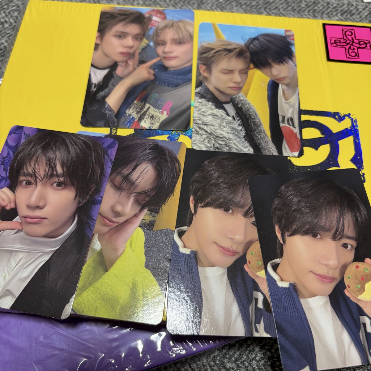 amyo_sy's tweet photo. 仕事終わりHMVよったら2種類最後の1枚あってゲット
ボム確保できたああ👏🏻👏🏻
ただ、特典？両方とも初期キズあって(´･_･`) https://t.co/LVBVIzdem4