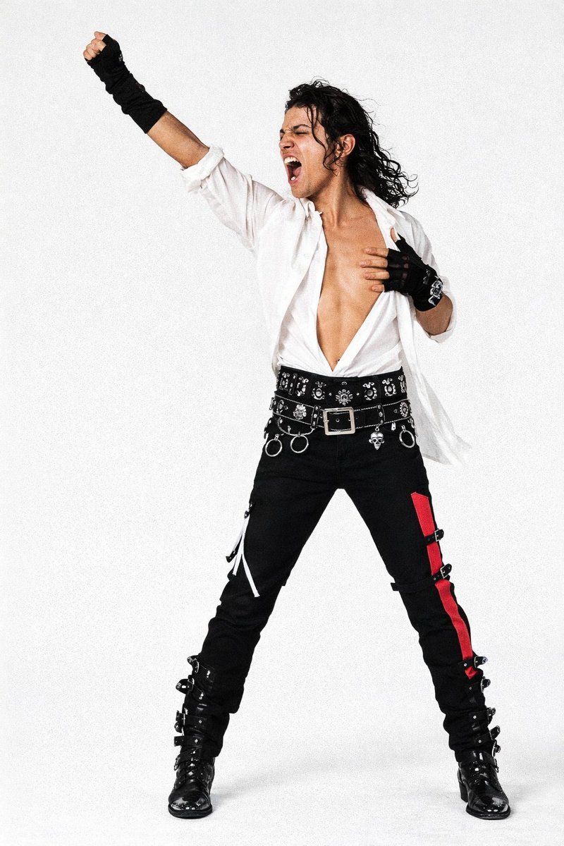 dominqfort's tweet image. Cuenta atrás para @michaelmovie hoy rindiendo tributo al album "Bad".

Uno de mis discos favoritos de MJ, con imagen más macarra y todo son temazos.

#michaeljackson #bad