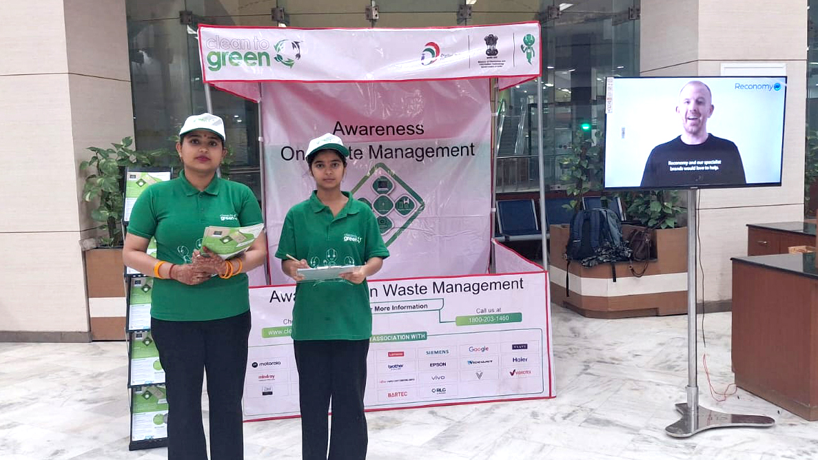 CleanToGreen's tweet photo. Clean to Green took over Hypermart at Scope Complex, Nirman Vihar, Delhi, on 27 March 2026, turning it into a buzzing hub of action, awareness, and all things green.

Learning met fun, and awareness translated into real participation, with 150+ employees joining in. The space was packed with interactive games and engaging challenges around responsible waste practices. From learning about the 3Rs - Reduce, Reuse, Recycle - to discovering how the Clean to Green app simplifies recycling, the initiative truly turned awareness into action.

Here’s to more workplaces stepping up and making sustainability a part of everyday action.

[Sustainability, Waste Segregation, Recycling Awareness, Environmental Responsibility]
#CleanToGreen #SustainabilityInAction #RecycleRight #WasteManagement