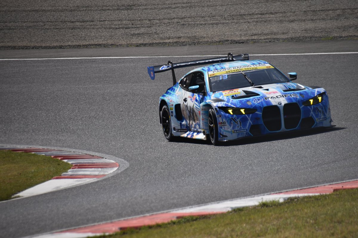 あこごん tweet media