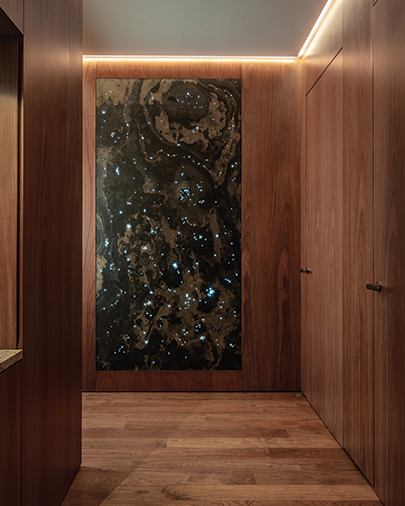RosWilsonDesign's tweet photo. How a space surrounds us shapes how we feel.
Warming walnut, clean lines and a fibre optic slate installation create a calm, immersive, modern-minimalist interior in this Knightsbridge apartment. #interiordesign #interiorarchitecture #modernminimalist #roselindwilsondesign https://t.co/tbezjOzR7q
