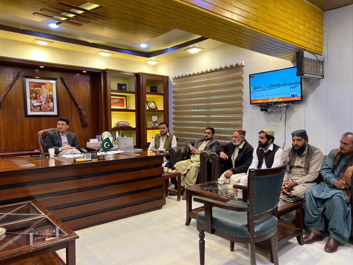 ShabirBreach's tweet photo. Grateful to DC Ziarat, Mr. Abdul Qudoos Achakzai, for inviting our 1st, 2nd, and 3rd position holders of the 23rd Speech Competition to the DC Office. We also thank him for allowing our students to attend the DCC meeting as observers — a valuable real-life learning experience https://t.co/sCxAtQaofC