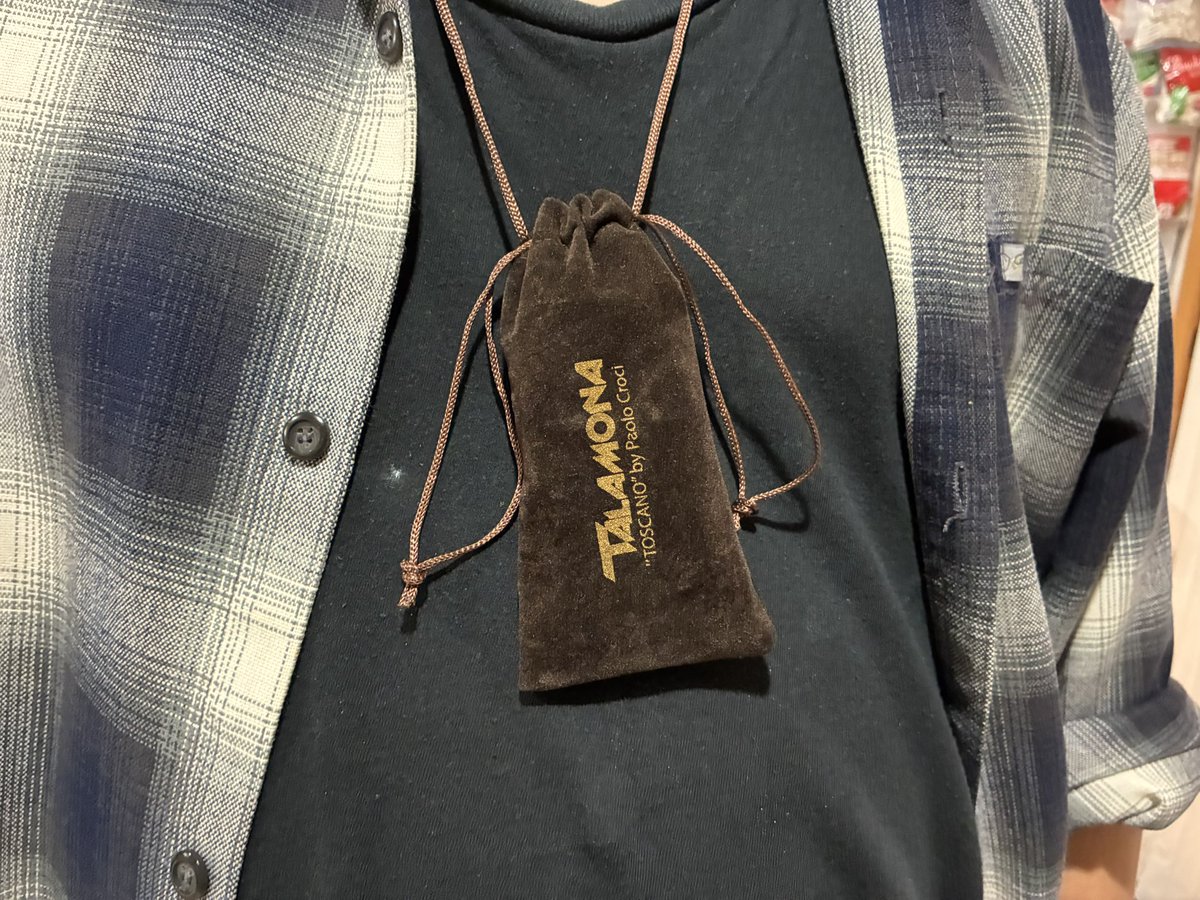 トスカーノクラシコを専用のタラモナ　トスカーノパイプでお楽しみ(^▽^)/ | 富山のはまきやさん店主のブログ
ameblo.jp/hamakiyasan/en…
#Amebaブログ #アメブロ #イタリア
トスカーノ専用のタラモナパイプ🇮🇹
専用袋も素敵です💓
買っていただきありがとうございました😊