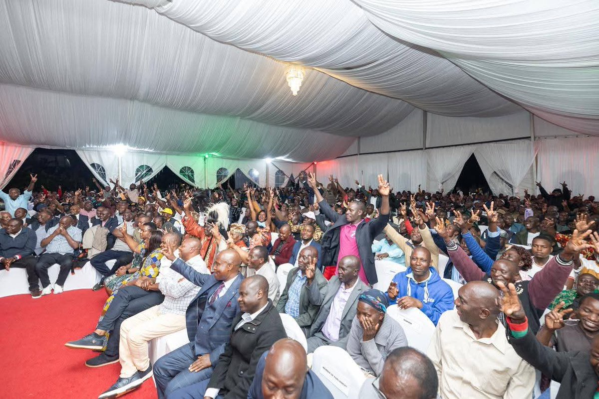 lawrencekitema's tweet image. President William Ruto earlier today held talks with more than 2,000 grassroots leaders from Kisii and Nyamira counties during his four-day tour of the region, focusing on fast-tracking key development projects to drive Kenya’s transition to a first-world economy.