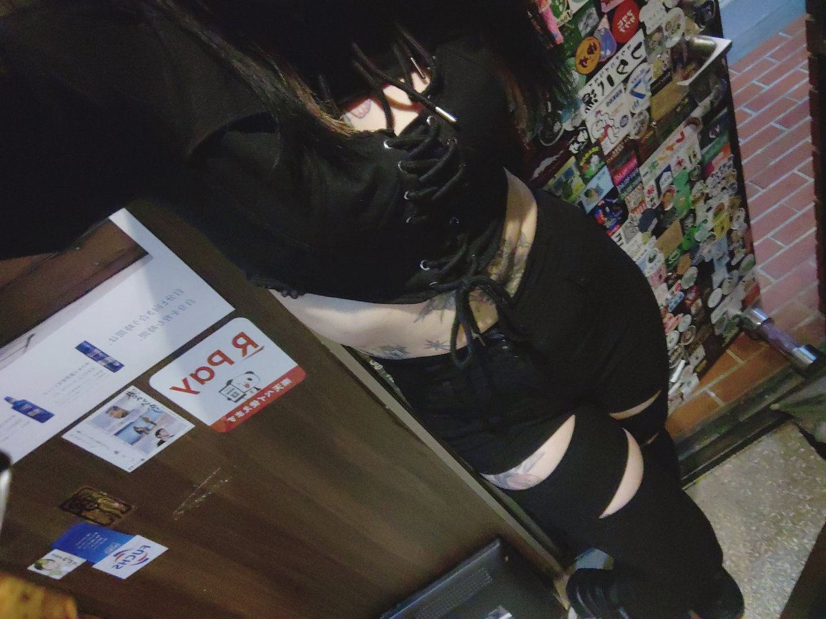 黄泉竈食たまき🐝🦷歌舞伎町コンカフェざくろ🦋今はスナめぐ在籍 tweet media