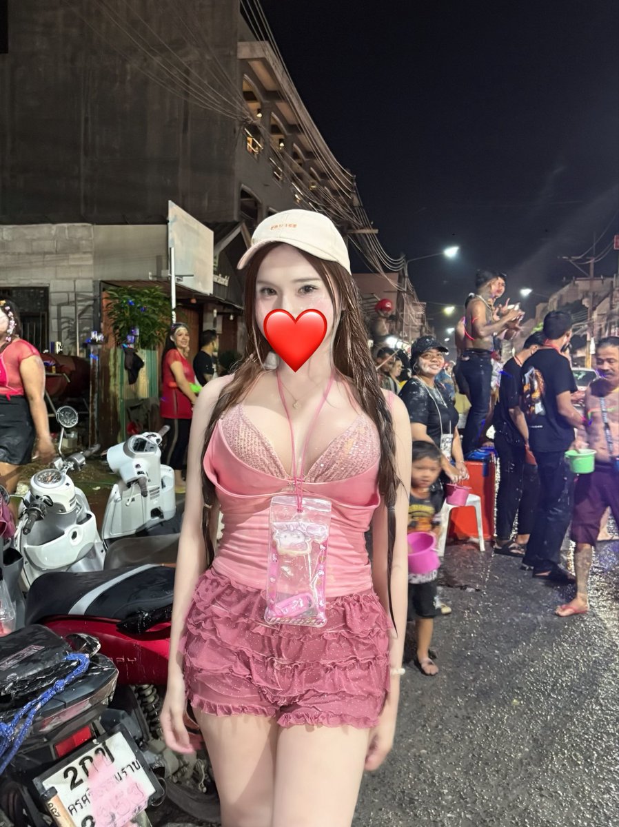 องุ่น น tweet media