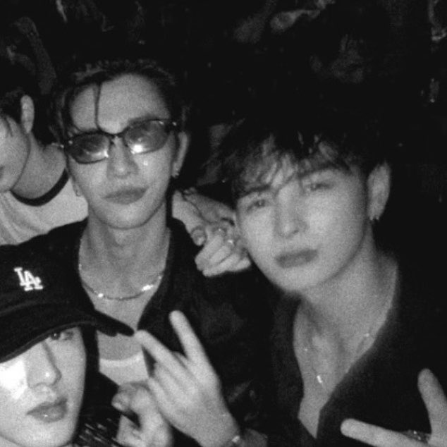 ppe2003perth's tweet image. เดอะแก๊งค์ เพิร์ธแซนต้าตอนเปียกคือสุดๆอะ ตัวไม่ห่างทั้งคืน

IGS est_rvp

#PerthSanta #เพิร์ธแซนต้า 
#KDPPE #PerthTanapon #Santapp