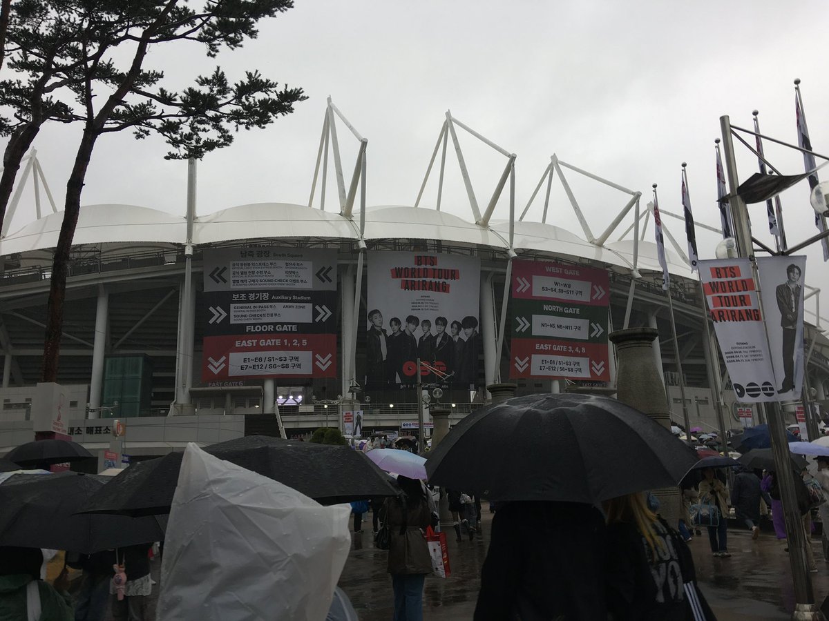 𝜗𝜚 tweet media