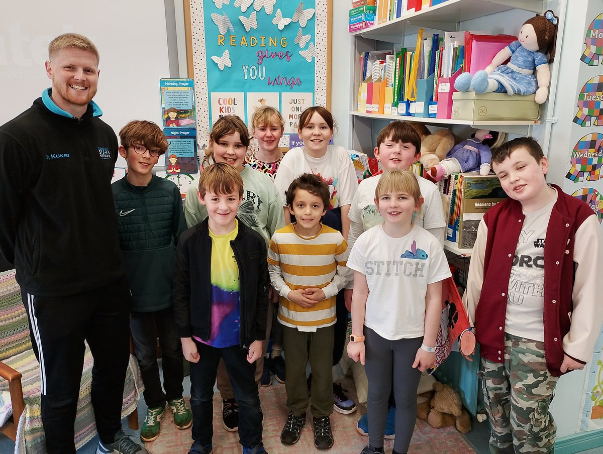 StMarysRathlin's tweet photo. Thanks to Danny and all the team @CSN2019 for the brilliant workshop on sport and healthy living as part of our wellbeing day. Also thanks to our PTA for the brilliant afternoon of colour fun activities. A great start to the new term. 🌈 🏃🍊🥦 https://t.co/nNRl7Wvtfs