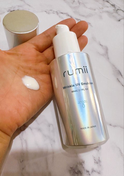 meme4_2525's tweet image. えみりんさんもオススメ！
☑︎rumii 薬用リンクルUVエマルジョン
なめらかでのび良くて使い心地好きー♡
☑︎rumii クリアブライトAZセラム
夜に使ってます！トロッとして毛穴が気になる方におすすめ！

【PR】 #乳液 #UV #美容液 #スキンケア #アゼライン酸