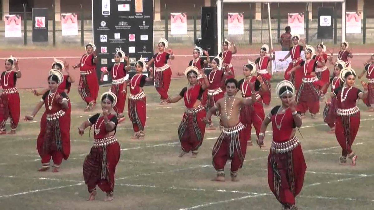 SipraMohanty6's tweet image. In 2011,Odisha etched its name in history when 555 Odissi dancers came together in a mesmerizing performance,earning a Guinness World Record.Odissi one of India’s oldest classical dance forms. It was a proud moment that celebrated Odisha’s rich culture.
#GuinnessWorldRecord