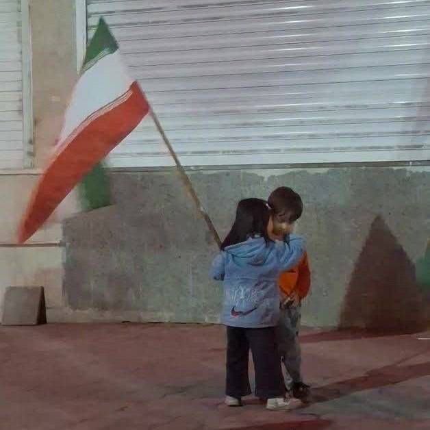 ی بوس بده بعدش دیگه فقط راهپیمایی:)