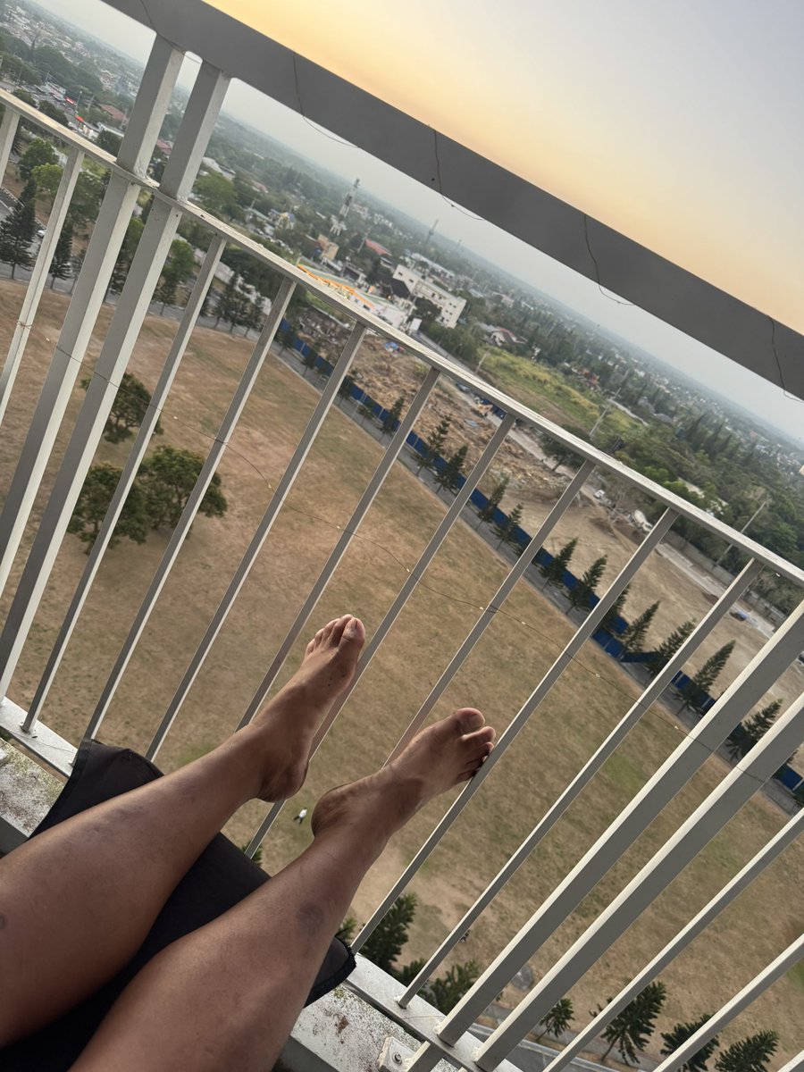 MattMoralezPH's tweet photo. 6 Mos And Counting 
Living in Tagaytay

Ramdam na rin yung init pag tanghali pero fresh ang hangin. Malamig pa  compared sa Calamba and Cebu Parang gaiing Impyerno yung Hangin. 😄😎 https://t.co/DbAkYLXxxE