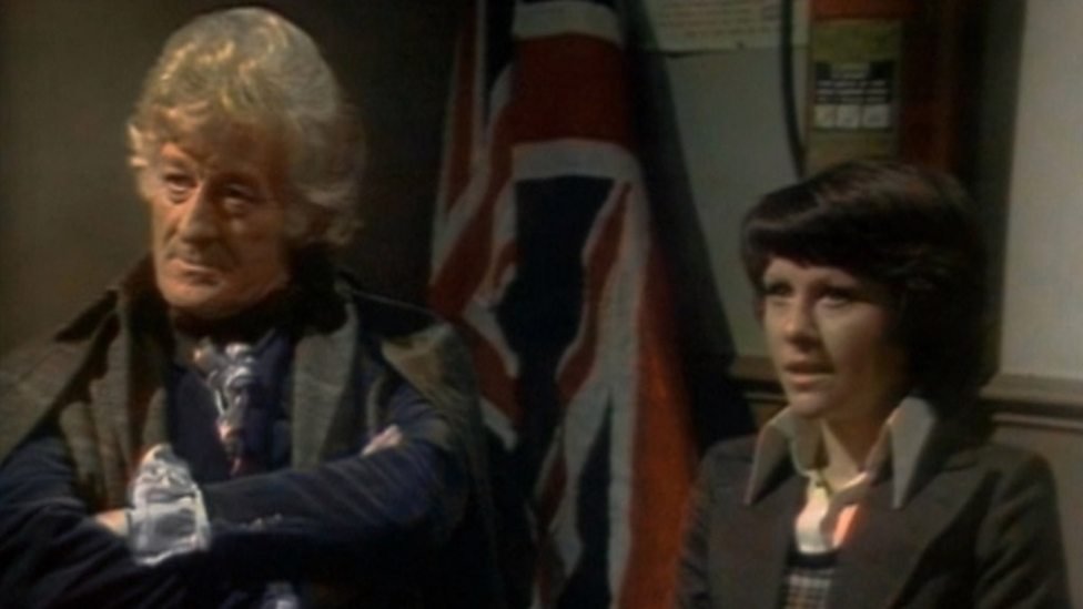 DoctorWhoPix's tweet image. The Third Doctor (Jon Pertwee) and Sarah Jane Smith (Elisabeth Sladen) #DoctorWho #DrWho