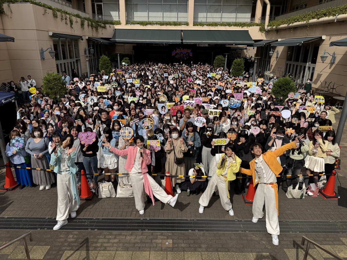 モナキ tweet media