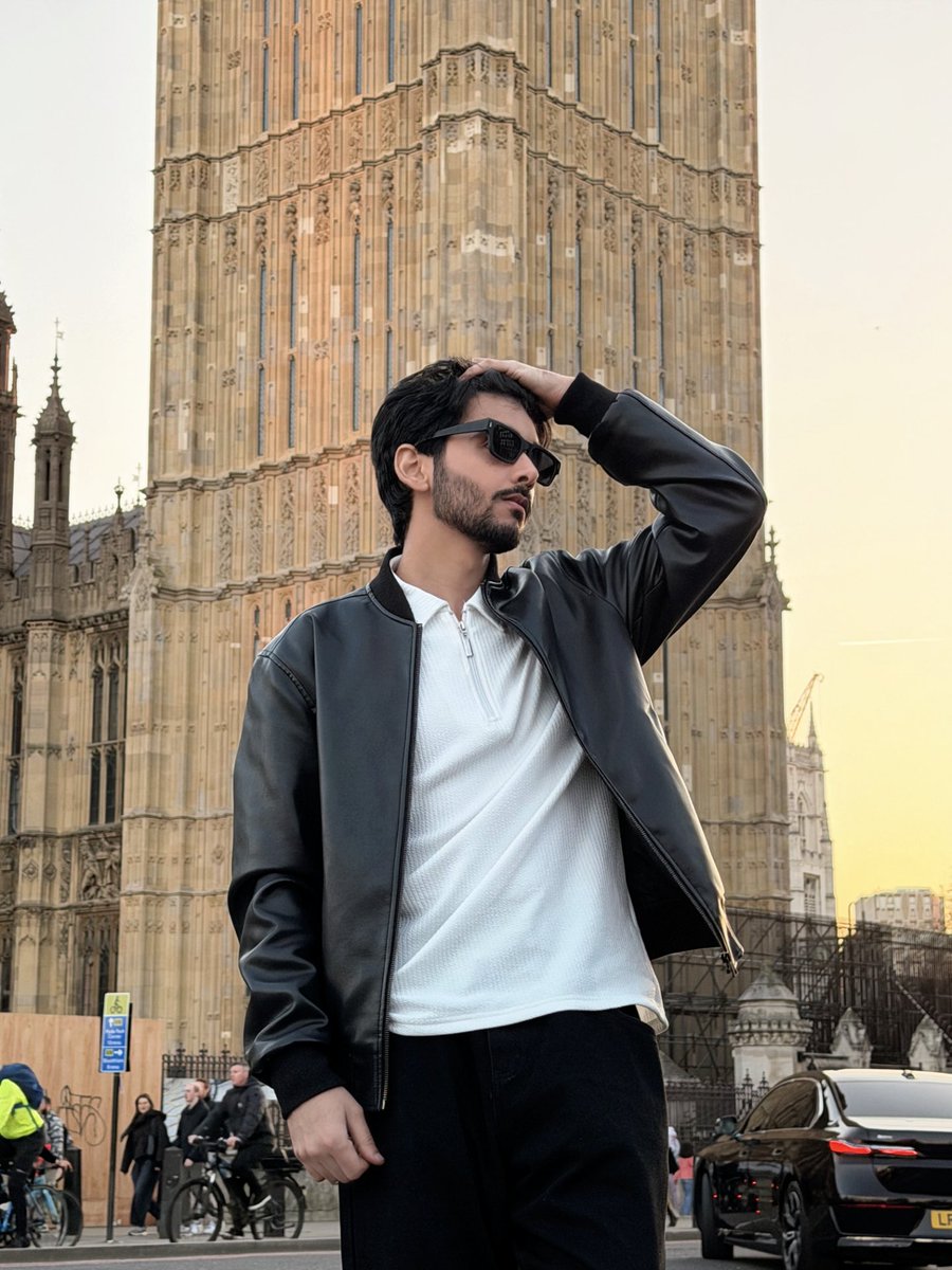 MohsinDotDot's tweet photo. another year older, another year wiser? https://t.co/EqjWeIQyZA