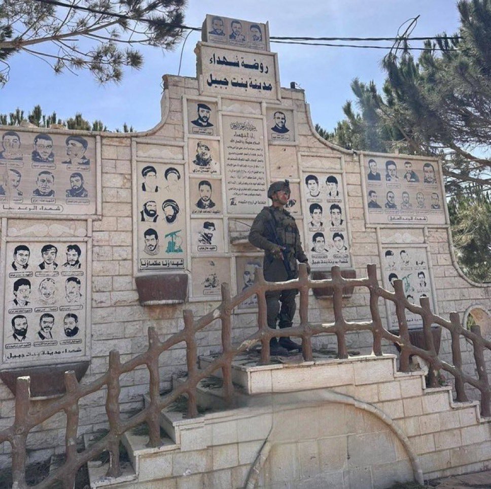 nadinebarakatlb's tweet image. #Selfie 
وروضة الشهداء #خلفي

هيك بده نعيم. تجارة وعمالة مقابل البقاء للطقم السياسي.