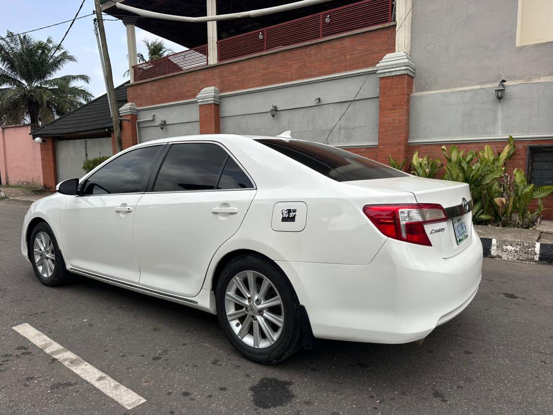 olascoasl101's tweet photo. @royalautosville No be lie, different style dey their hand. In between, are you in Lagos and want to move around in and out comfortably? I've got you. I have this clean Toyota Camry Executive Saloon with chilling AC and a clean interior. My DM is open.
You can also call or WhatsApp: 09136714618 https://t.co/sDPGKgvegO