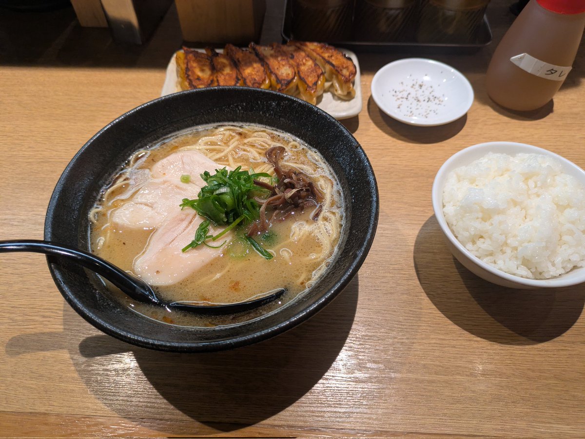 nyamo tweet media