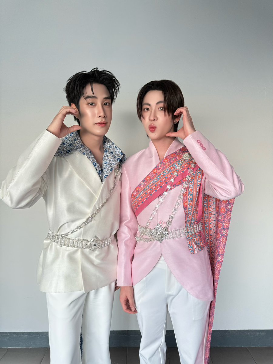 TLE_mtm's tweet image. เราพร้อมแล้ววค้าบบ มาเจอกันน้า

TFO SONGKRAN AT CENTRAL RM9 
#CentralRama9xTleFirstone