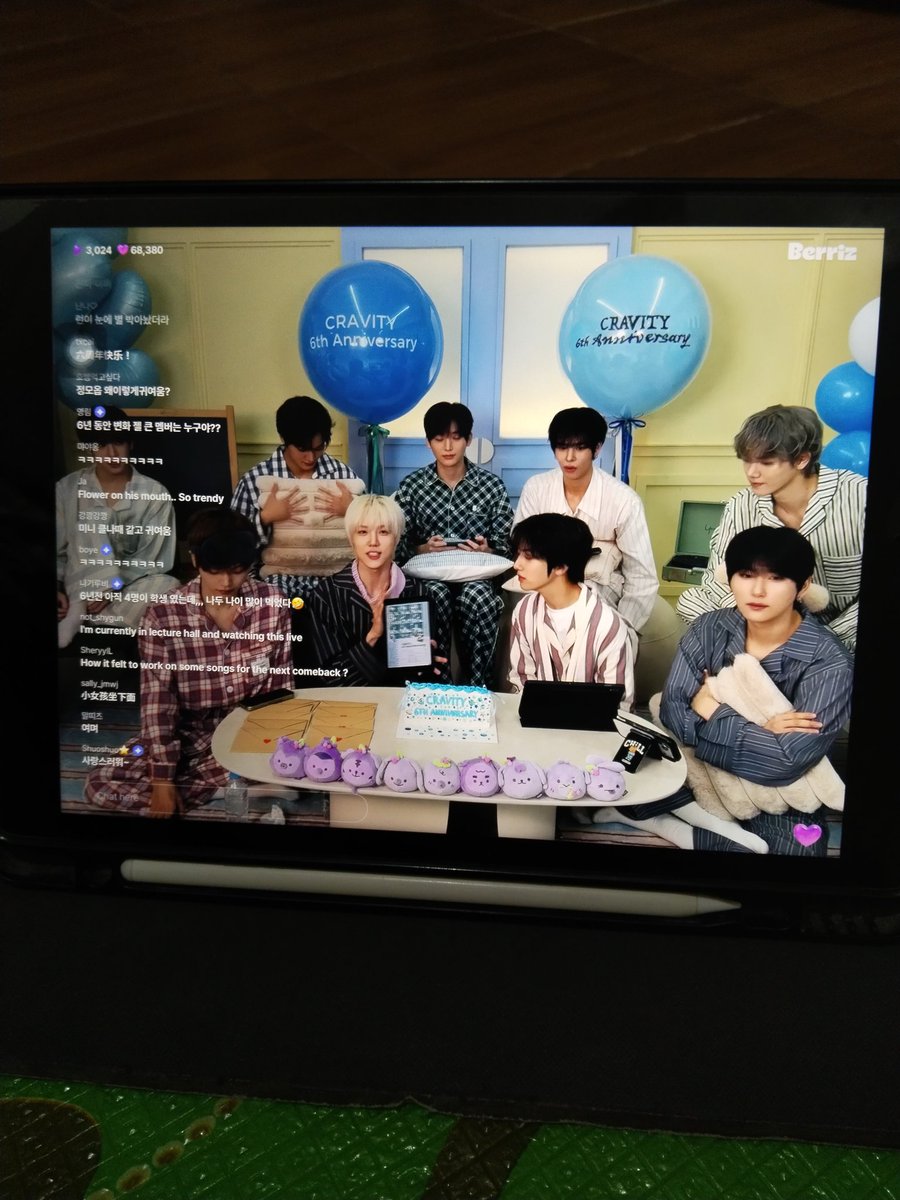 wonjinbub19's tweet photo. I don't understand but happy 6th anniversary Cravity!! 😍

#6주년_우리의_시간을_기억해
#Remember_Our_6th https://t.co/GKytKF9RjQ