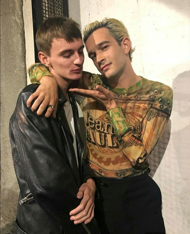 HOEshina tweet media