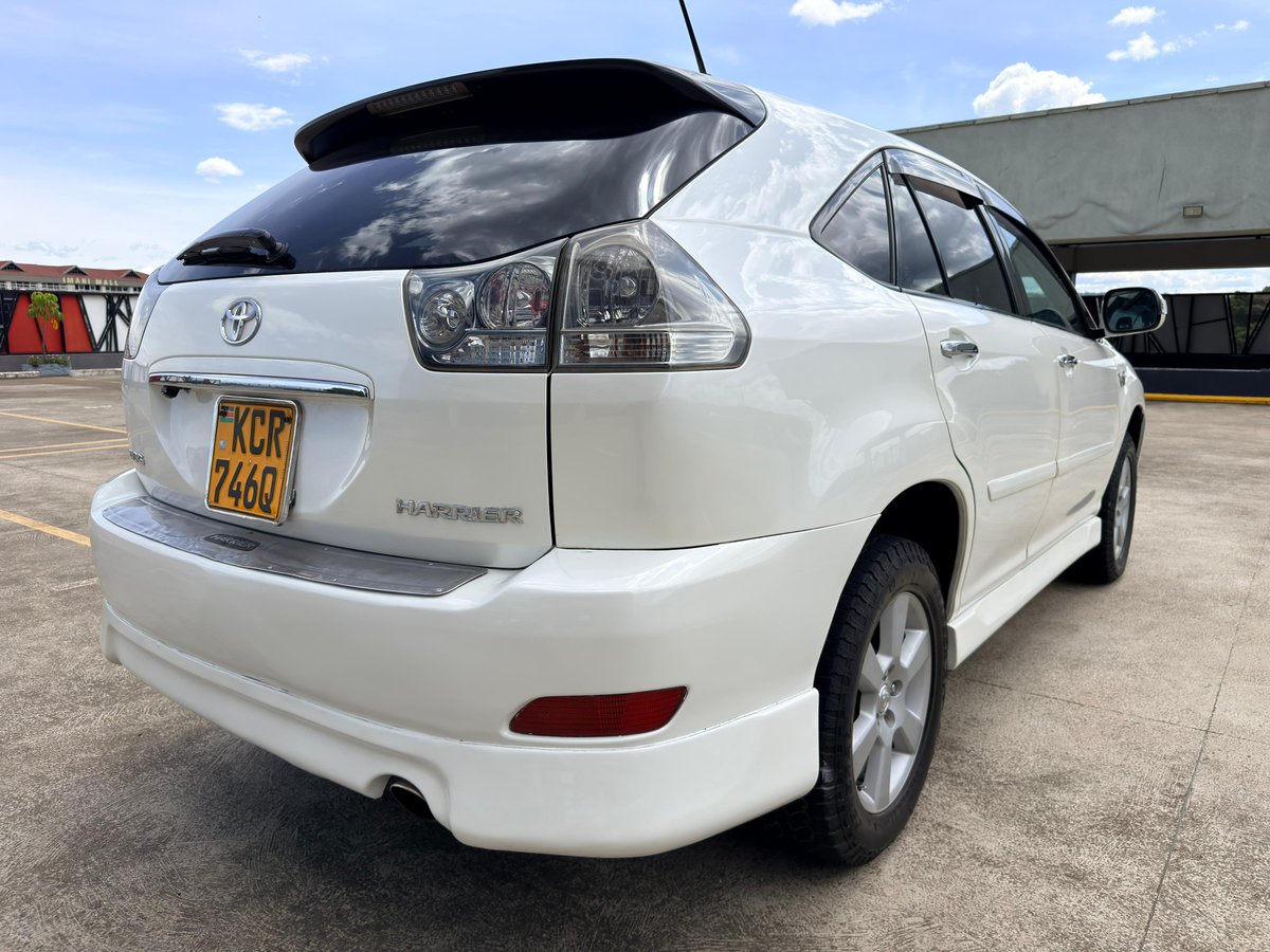 swiftmikes's tweet image. TOYOTA HARRIER 2011

2400cc 2AZ-FE
160hp / 221Nm
5-Speed Auto 
Alloy wheels 

Price: 1.7M
📞 0792 806474.