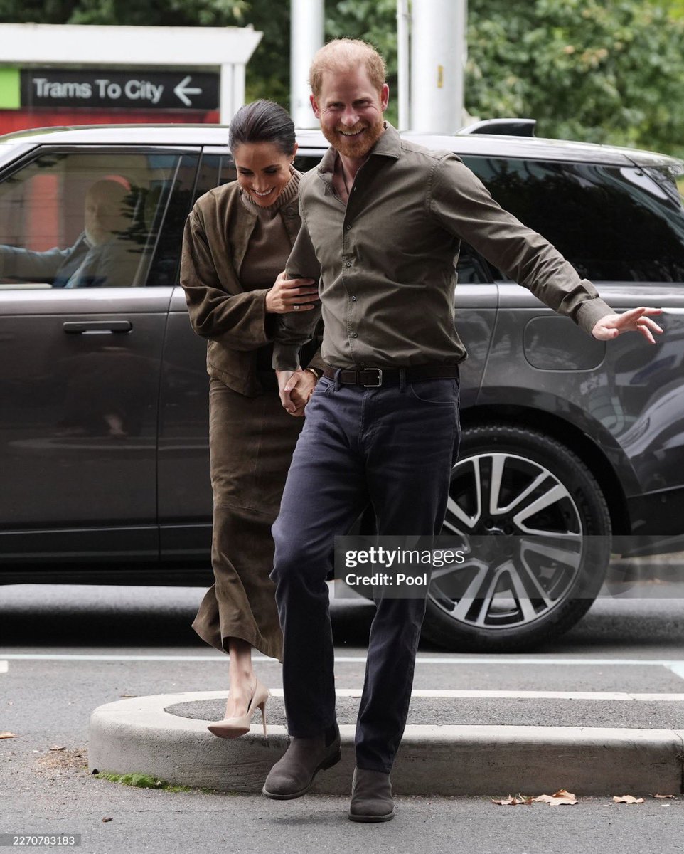 meghan updates🧸ྀི tweet media