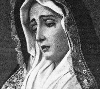 5EvangelioGr's tweet photo. Hoy se cumplen 96 años de la primera salida de la Virgen de la Esperanza. La hizo en Lunes Santo de 1930. Casi 20 años tardó en incorporar una imagen de Cristo y desde su primer año le acompañó el manto de la Casa Garín. A todos los que la necesitamos, felicidades @HdadEsperanza https://t.co/r2uiPFFXVE