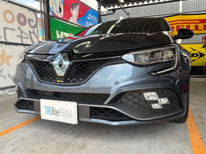 twp_sanda's tweet photo. メガーヌのタイヤ交換ありがとうございました🛞
ミシュラン パイロットスポーツ4S を装着✨
高いグリップ力と安定感でスポーツ走行をしっかりサポート🏁
ハンドリング性能も良く、走りを楽しみたい方におすすめです😊#タイヤホイールプレミアム #メガーヌ #ミシュラン #タイヤ交換 https://t.co/96TNPLzds5