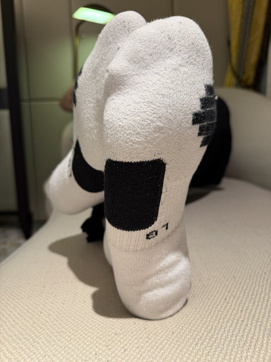 PatrickSH021's tweet photo. 好久没发纯粹的白袜了 https://t.co/0pAE4gDmA3